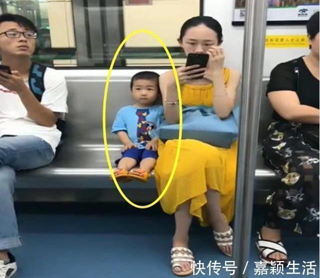地铁|又一个地铁宝宝火了,有教养的孩子在哪里都发光,这就是差距!