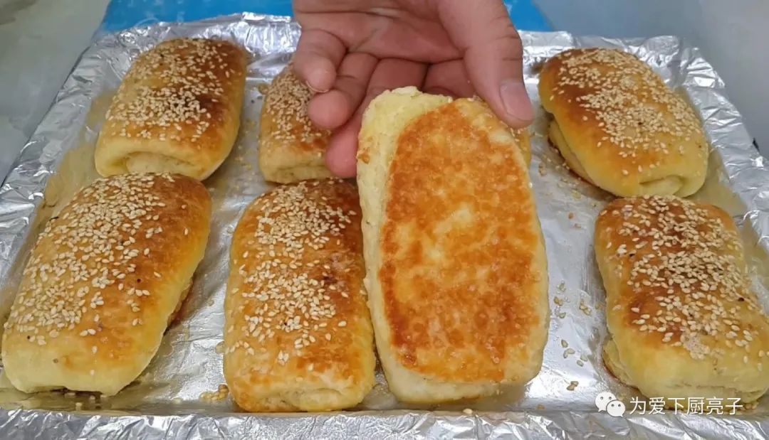 面团|烧饼怎么做才最好吃吗，教你几招，第一次下厨就成功，全家都爱吃