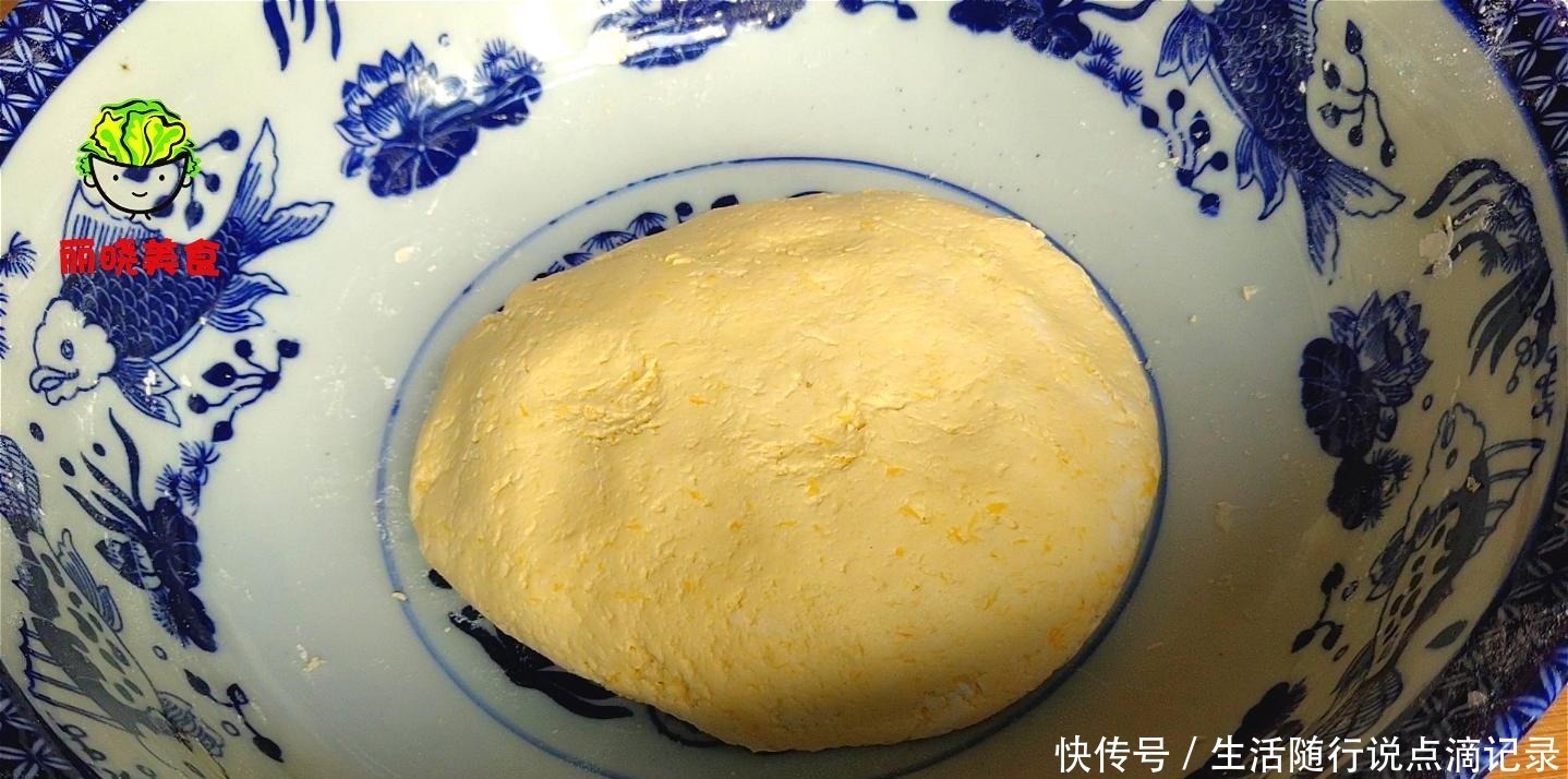 南瓜|半个南瓜,一碗糯米粉,简单一做,比油条简单多了,软糯又香甜