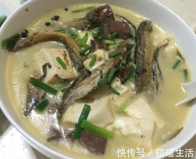 碰到这种鱼我从不还价,一买就是好几斤,简单一炖鲜美好喝还不腥