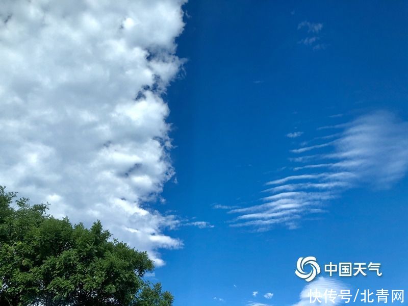 北京|头看！北京天空颜值超高 蓝天悠悠白云朵朵