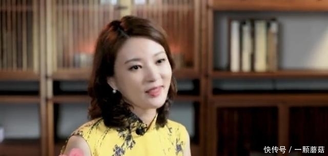 央视主持刘芳菲采访太惊艳,穿旧旗袍尽显东方韵味,女生看了都酸