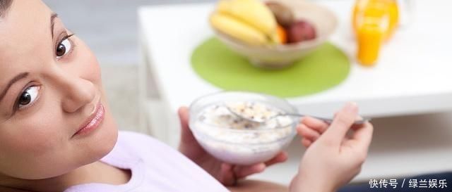 怀孕期间，建议少吃这些水果，以免导致上火，影响胎儿发育