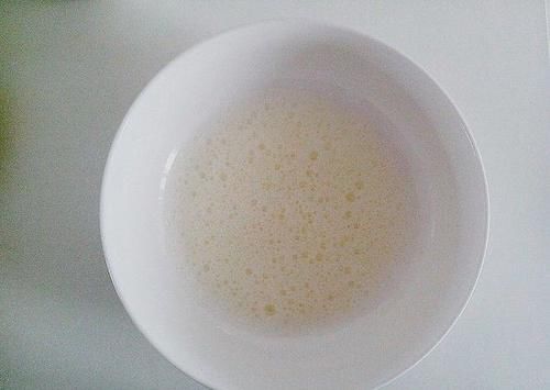 酸奶核桃蛋糕，简单易做，一样很滋润的感觉，入口即化