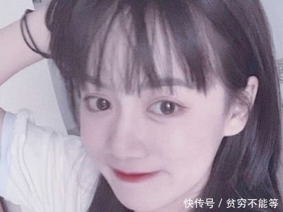 初中课间休息，女生不经意的“3操作”，男神：好像是心动的感觉！