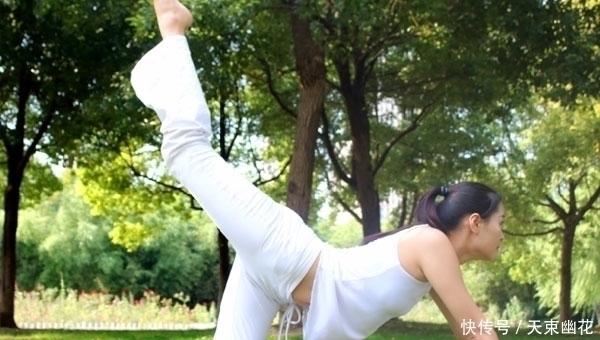 卵巢|女人多少岁绝经,属于正常?如果在45岁之前绝经,说明了什么?