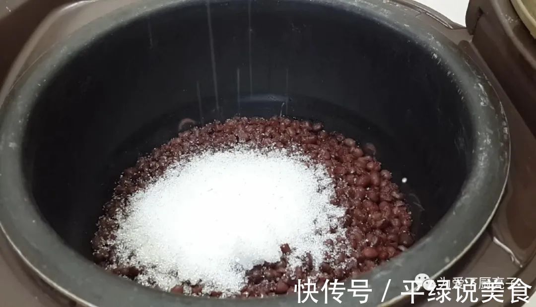 早餐别吃包子油条了，教你一个新吃法，做出好吃的煎豆包，太香了