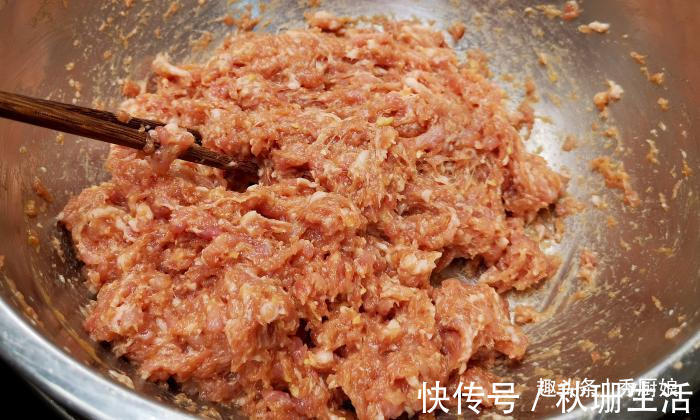 韭菜饺子馅|调韭菜饺子馅，牢记“2个要点3不放”，韭菜鲜嫩不出水，越吃越香