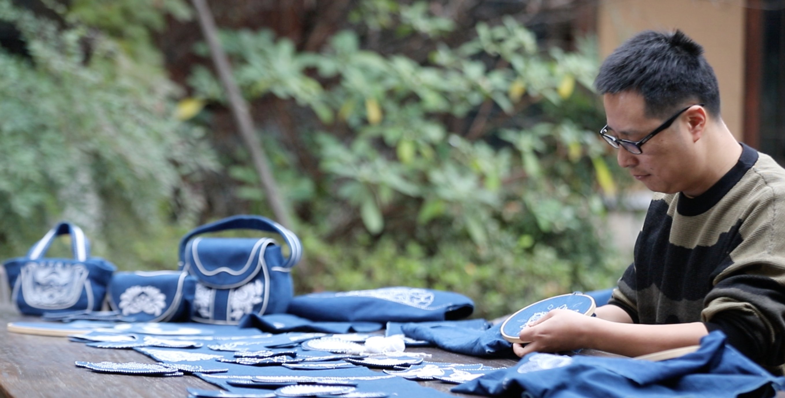 银线生花！蓝布之上，创意“生花”！