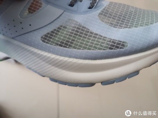 缓震|支持一双国产跑鞋，乔丹 飞影