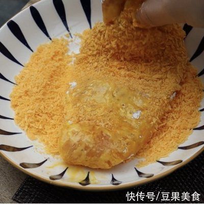 胡椒|#安佳马苏里拉芝士挑战赛#炸鸡排：十步完成，酥脆流汁