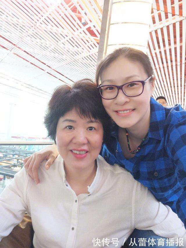 文学作品|女排名将赵蕊蕊,身高1米97,退役转型成作家,年近40依旧单身