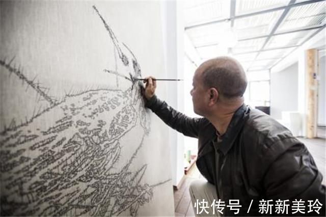 小学生$他画一只鸟卖了82万，网友吐槽：不如小学生，专家：往鸟眼睛里看