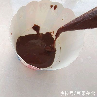 好吃|好吃到模糊的巧克力熔岩蛋糕，怎么都吃不够