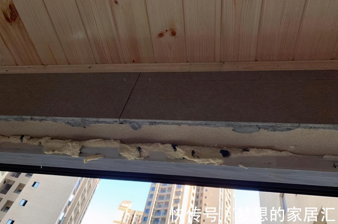 结构胶|师傅坚持不给窗户上沿贴瓷砖，加钱都不行，说太危险了