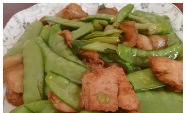 虾子|儿子带女同学来家,我特意下厨做桌菜招待,上桌后我和老公出去吃