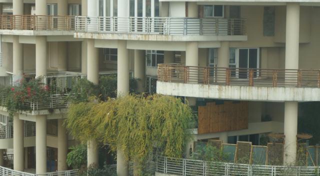 电梯房|中国将迎来第四代住房，家家有院子车停门口，电梯房时代过去了