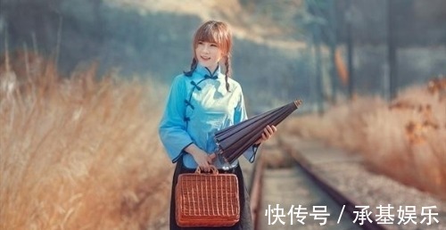 江航!十赋感伤清秋词:无尽清愁任嗟叹,凭栏对酒赏花黄