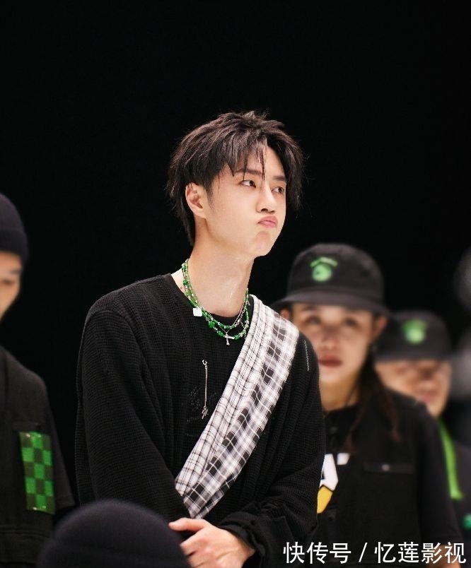 啵啵奶茶|《這就是街舞》火鍋局，隊長們都不敢吃，王一博：那我先吃啰