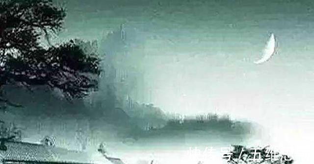 苏轼|苏轼惨遭贬谪,写下落寞之词,末句成就了一首知名爱情歌曲