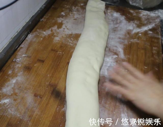 面粉新吃法，不蒸馒头，不包饺子，不烙饼，简单一做，全家吃不够