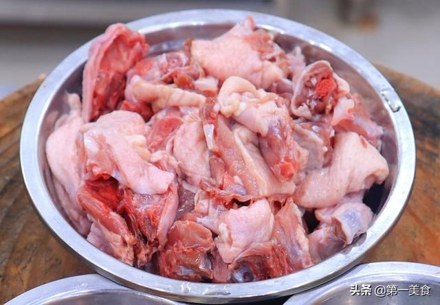 入味|百吃不厌的“鸭肉”做法，香辣入味，鲜嫩不柴，全家人都爱吃