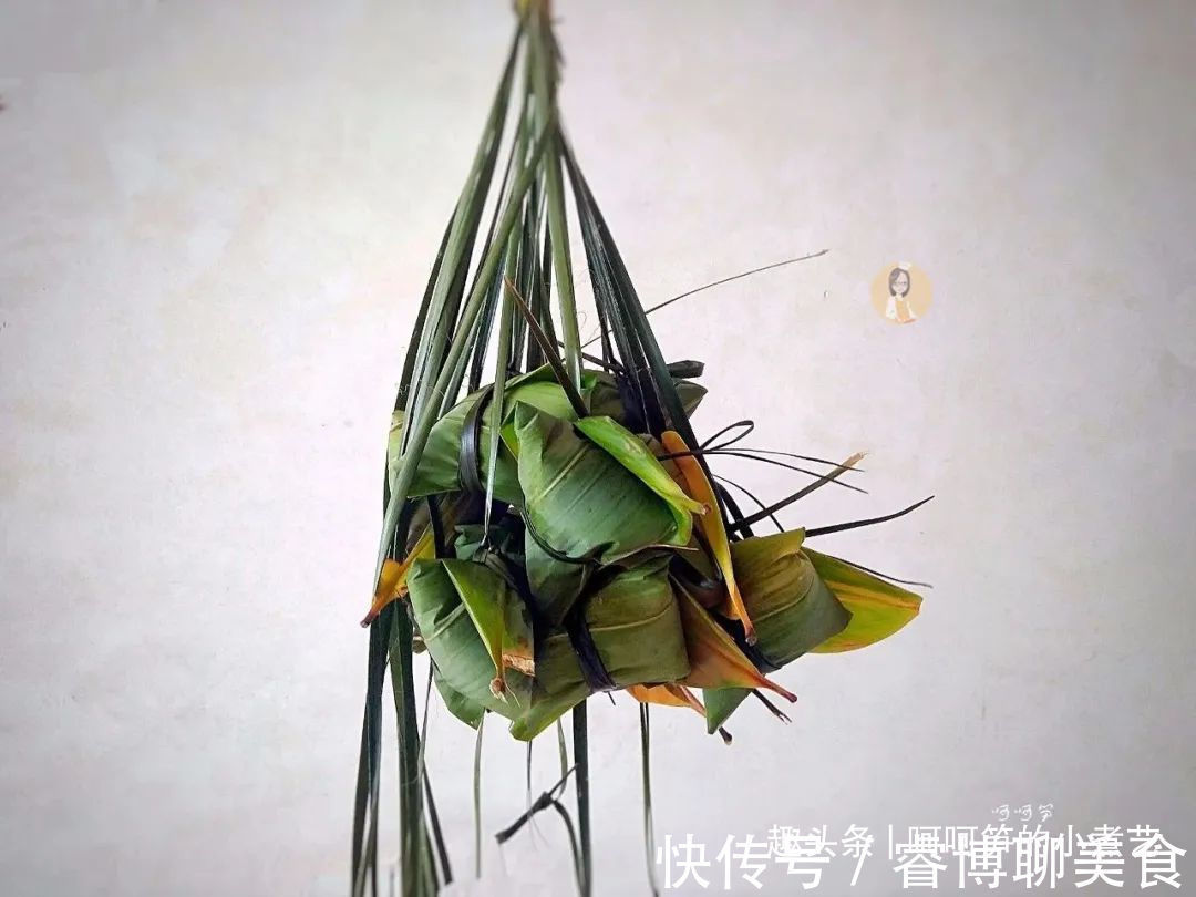香菇|端午节将至，教你做鲜香味美的咸蛋黄肉粽，软糯诱人，吃了还想吃