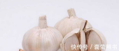 癌细胞|若是诊断出癌症早期,营养专家常吃3样东西,癌细胞渐渐远离你!