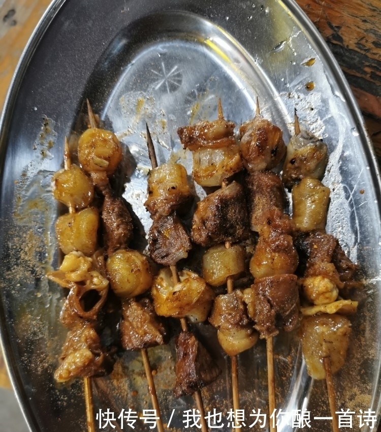 月黑风高,夜访百色夜宵摊野猪林品尝不一样的别样黑暗料理