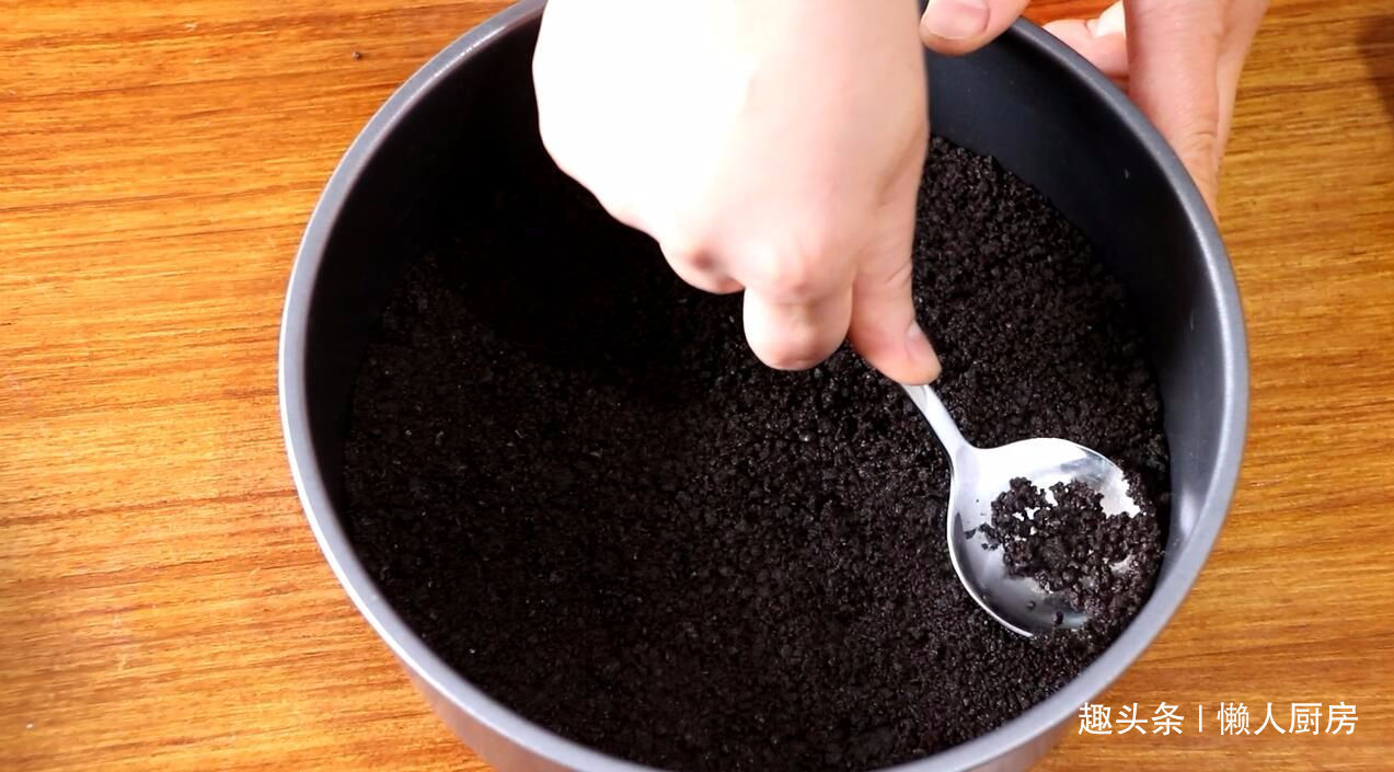 不用烤箱,教你做慕斯蛋糕,口感细腻丝滑,入口即化,好吃不上火