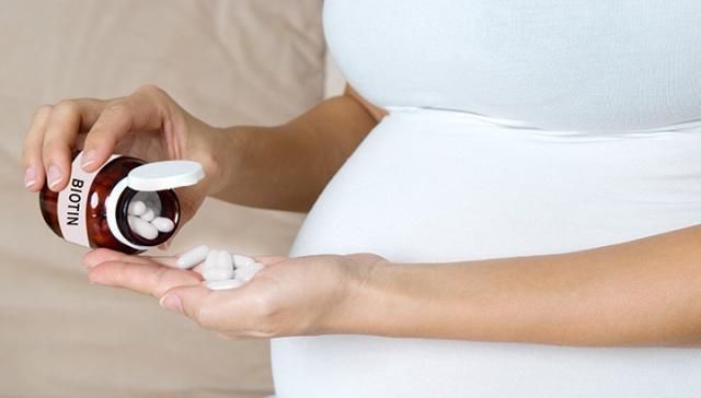 产后抑郁|在怀孕期间使用月见草油安全吗月见草油对孕妇有什么好处