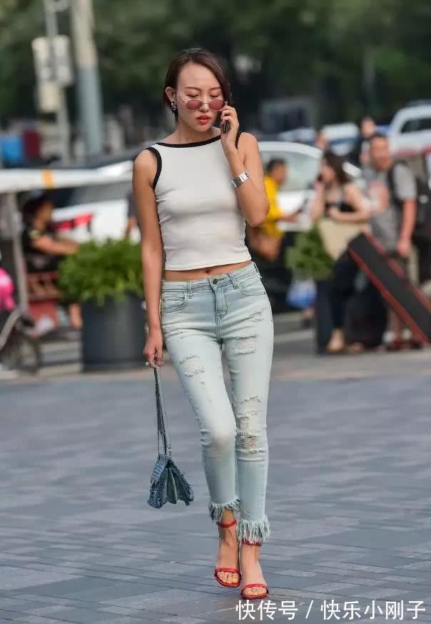 时尚 打底裤简约柔美不失休闲风,让你穿起来格外的时尚大气