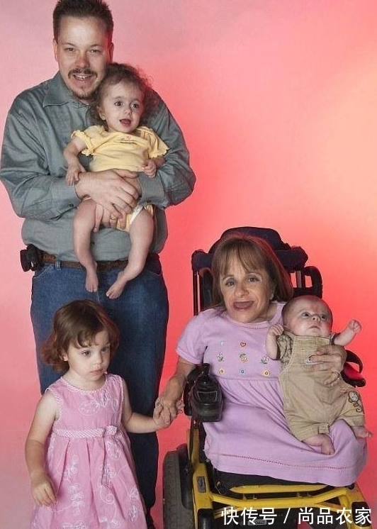 赫勒尔德|全球身材最矮小的母亲仅70厘米,不听医生警告拿命生下三个孩子