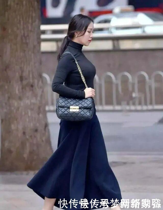 “阔腿裤”过时了，如今流行“裙装裤”，这样穿时髦又接地气！