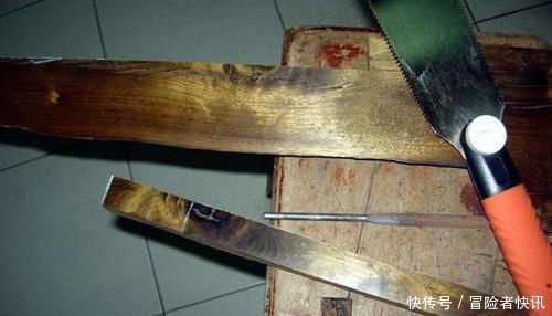 木板|垃圾堆里随手捡了个破木板,自己做成手串被告知是金丝楠