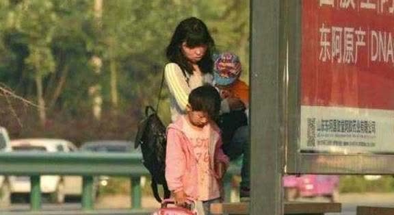 金钱|6岁女娃花100块买袋盐,宝妈怒气冲冲上门理论,老板:自己看监控