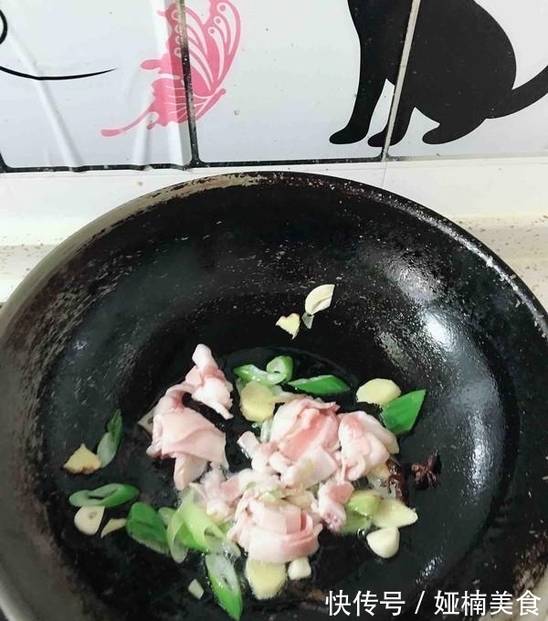 毛菜|白菜炖粉条,究竟先放粉条还是白菜?这么做简单又美味!