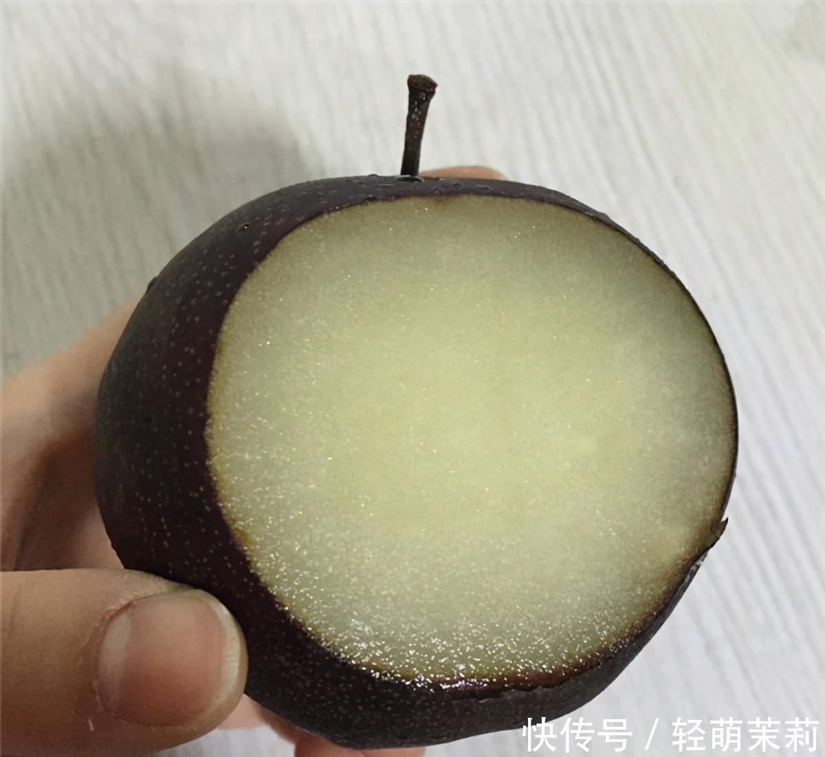 水果|都说冻梨是去东北才能吃到的水果,南方人不服,用冰箱也能复刻