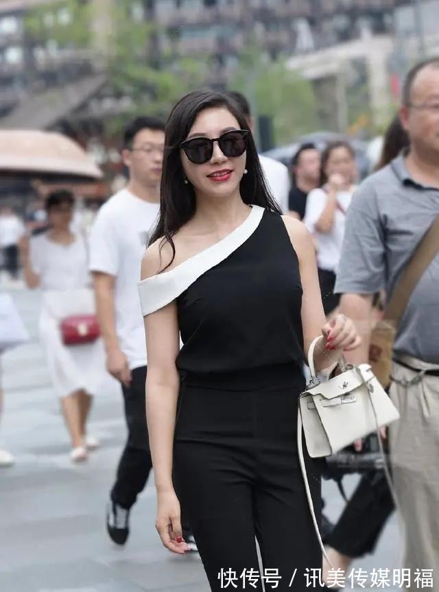 肤如凝脂|肤如凝脂颜如玉，一抹香肩露华浓，会穿搭的女士气质总是如此出众