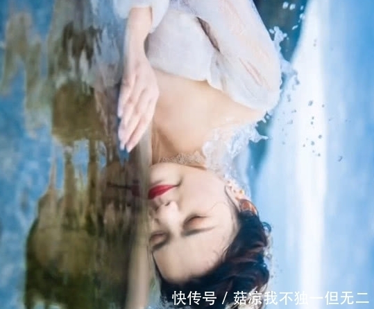 新娘优雅地在水中,一阵浪却改变模样,成片惊艳