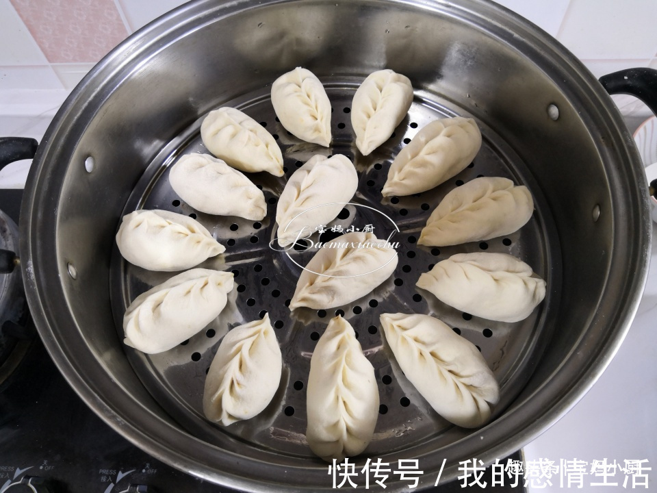 儿子去上班，带走20个萝卜馅大包子，都被同事抢光，纷纷要做法