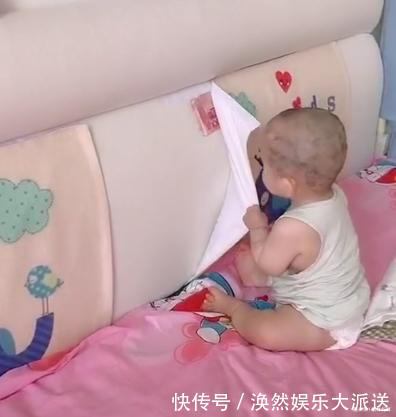 床头|宝宝撕开床头贴纸,却收获了“意外惊喜”,这算不算将功补过