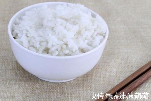 致癌|米饭二次加热后会致癌明确不能二次加热的食物是这些，提醒家人