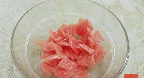 睡眠不好、肝火旺盛，要多吃，清热降火促进睡眠，一觉睡到大天亮