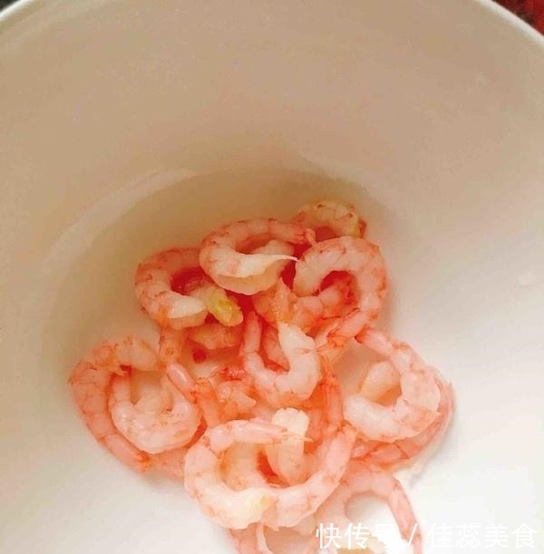 萝卜丝|夏季别嫌它“贵”，咬一口都是钙，孩子常吃长高个，身体更棒！