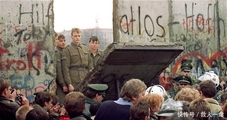 放弃|两德统一时，东德领导人为何放弃东德国家地位而加入西德？