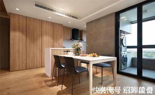 客厅|133平简装但很贵的新房,进门就被惊艳到,不要电视墙也太漂亮了