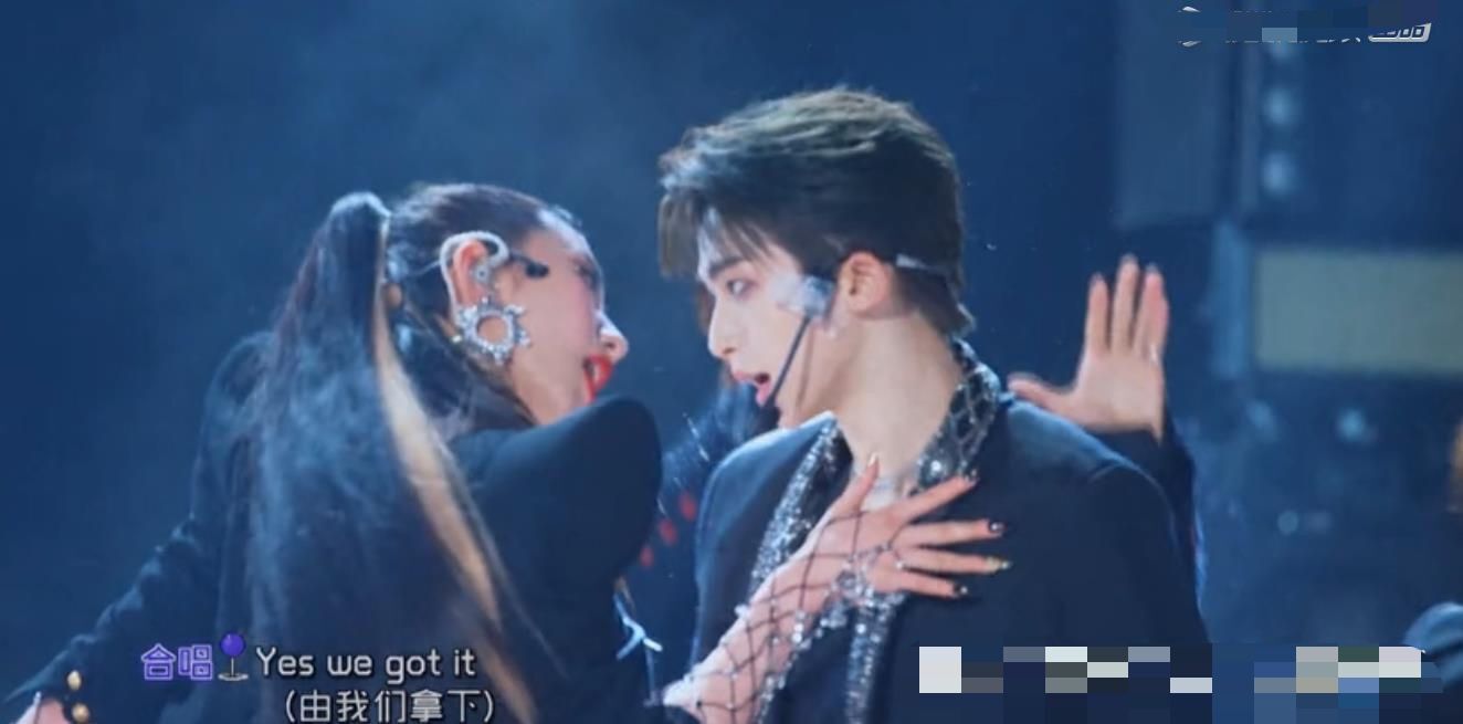 孟美岐刘宇点燃舞台，感觉冠军没跑，没想到冠军被不起眼的他拿走