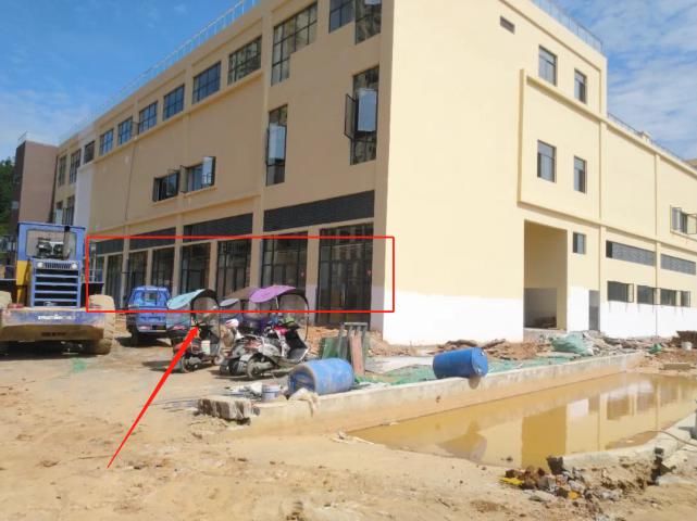 商户|这个菜市场上下二层，95个店面，94个摊位，摸底登记火热进行中。