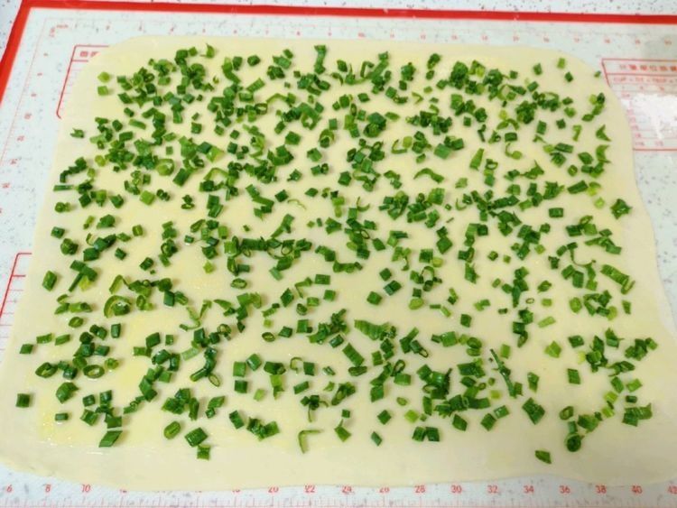 教你做家庭版的发面葱油饼,松软可口,比面包还好吃